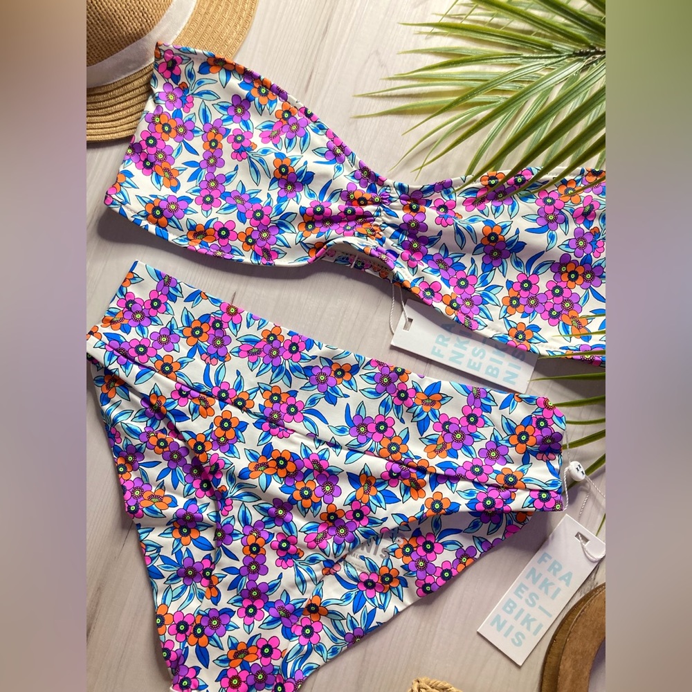 Frankie's Bikinis 👙 Floral Strapless Cinched Bandeau Top | High Rise Bottoms 🍍